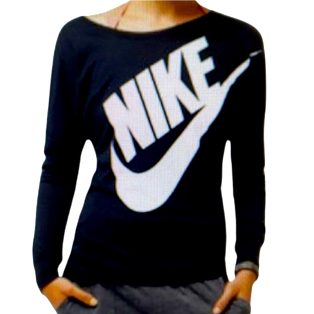 Women’s NIKE Swoosh Black long sleeve tee